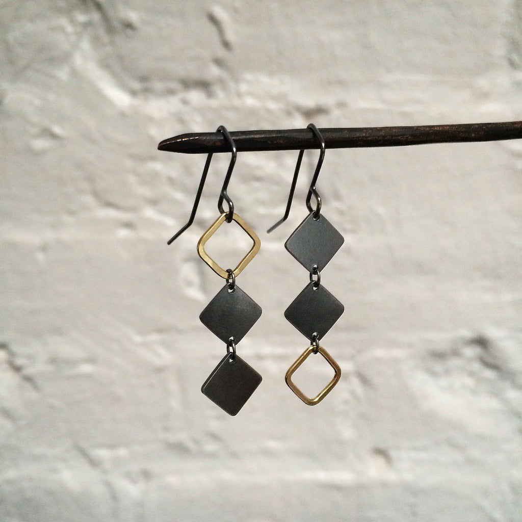 SIX DIAMONDS