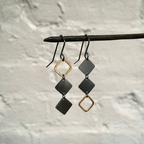 SIX DIAMONDS